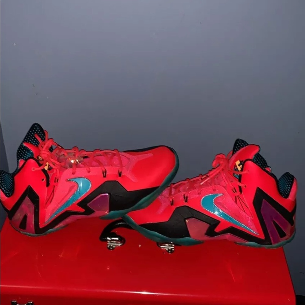 Lebron 11 Hero sz 14..No Box
